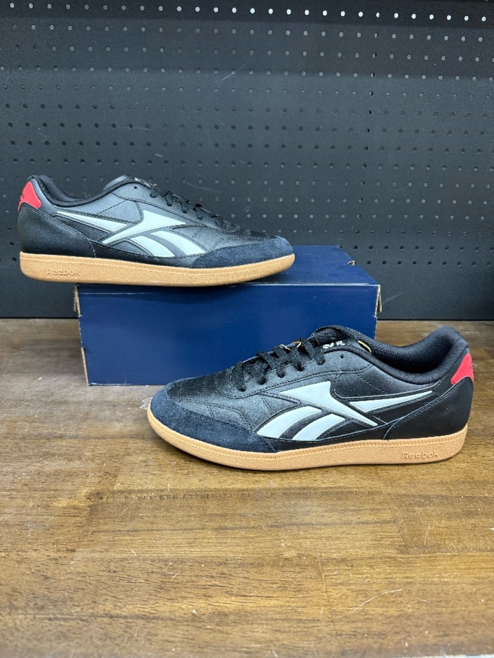 New W/O Box! Men's Reebok Finale 'Black White Gum' Red Heel Classic Sneakers
